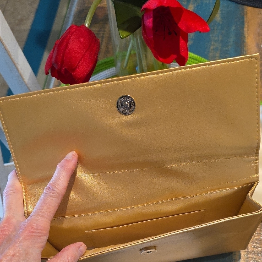 Pandora Gold Clutch - Picture 7 of 7